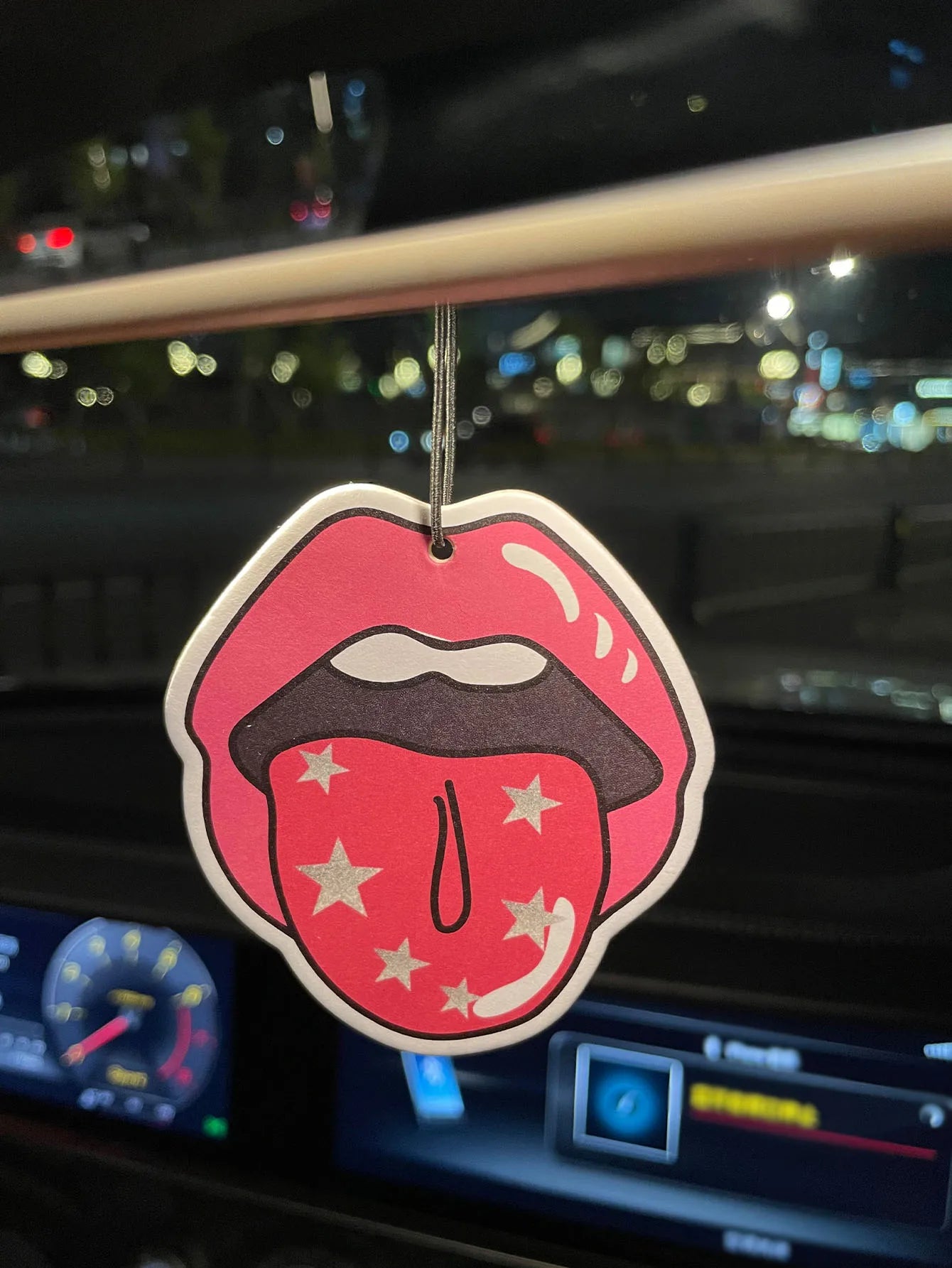 Rabbit/Freesia Fresh Scent Five-Star Neutral Car Perfume and Non-Toxic Air Freshener | Natural Essential Oils and Aromatherapy Scent Tablets (Noroili/Grapefruit/Cedar) | Hanging Type and Dual-Purpose with Vent Clip | Lo