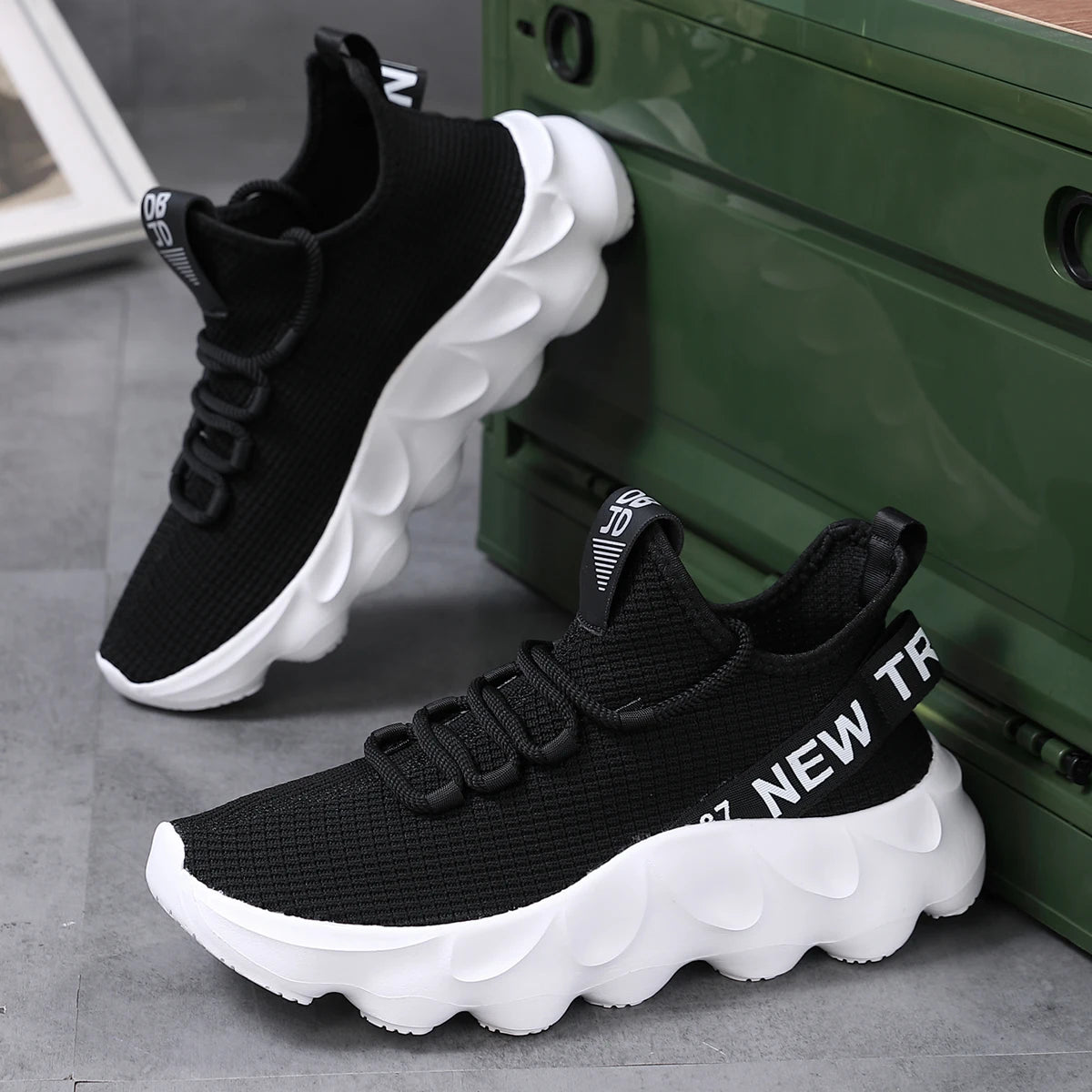 Men's Large Size Outdoor Hiking And Running Shoes Comfortable Casual Versatile Fashionable Sports Shoes for Couples Training