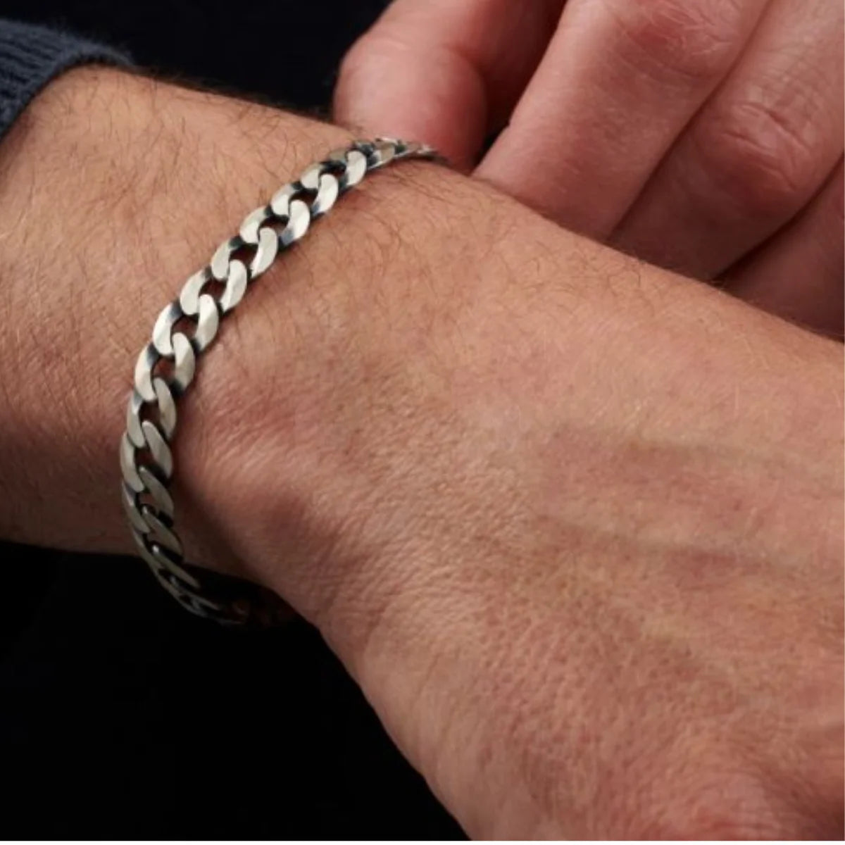 LUXUKISSKIDS Stainless Steel Couple Men/Woman Bracelets Fashion Curb Cuban Link Chains On Hand Rock Bracelet Wrist Jewelry Gifts