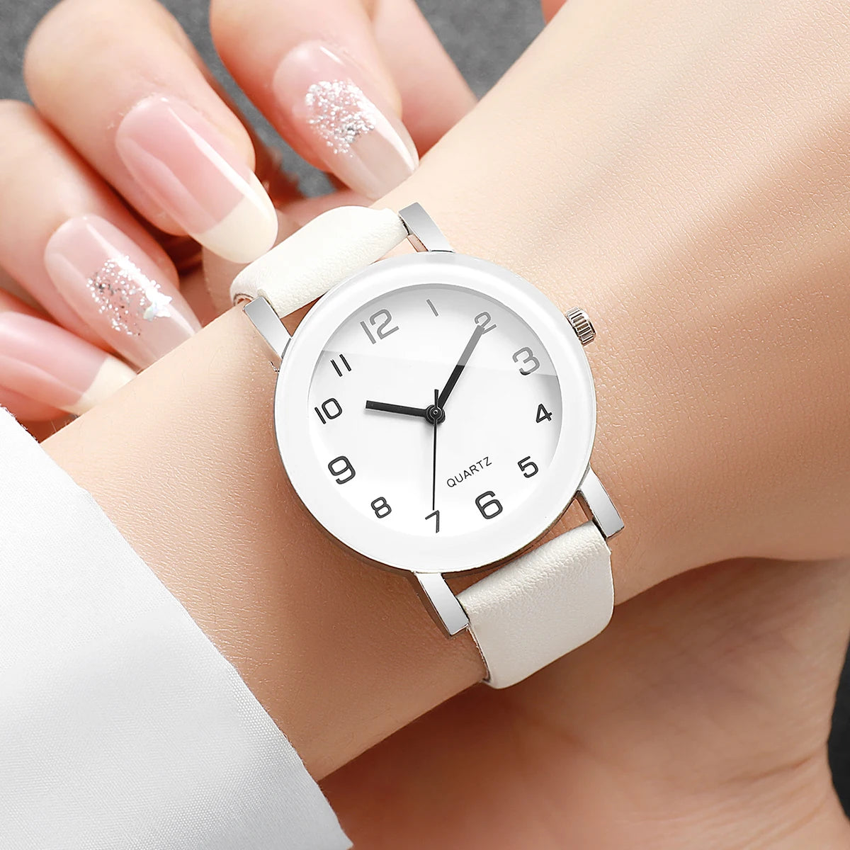 1/2PCS Fashion Couple's Watches Leather Strap Wristwatch Men Women Casual Arabic Dial Quartz Watches (Without Box)