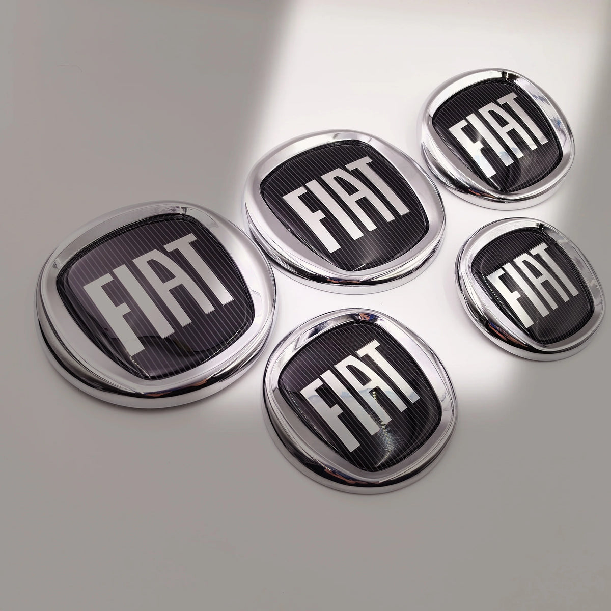 8.5/9.5/10/12cm 85/95/100/120mm car Emblem for FIAT Car Hood Front Rear Badge 2/3/4-Pin Emblem