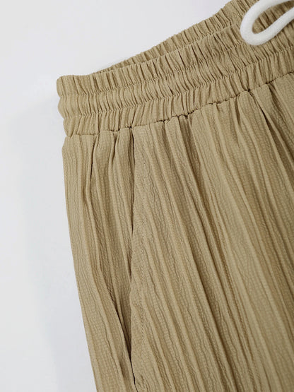 Men's Sophisticated Pleated Set Khaki Textured Cuban Collar Shirt & Elastic Waist Shorts 2 Piece Commute Outfit
