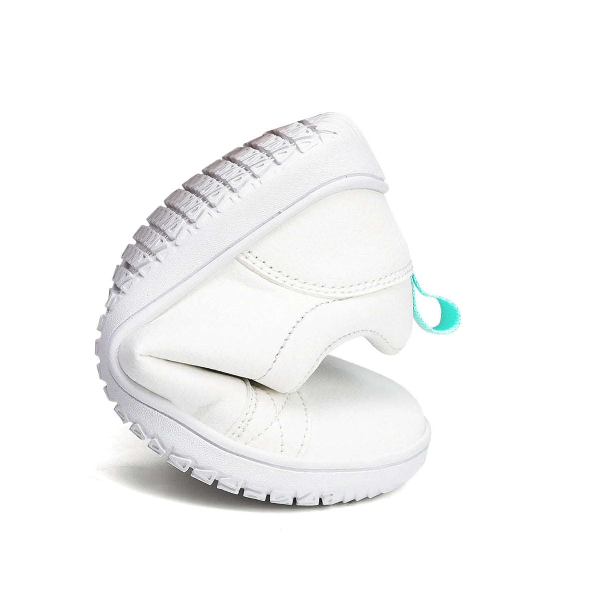 Boys Girls Barefoot Shoes Kids Wide Toe Minimalist Fashion Sneakers Lightweight Hook Loop Artificial Leather Walking Flats