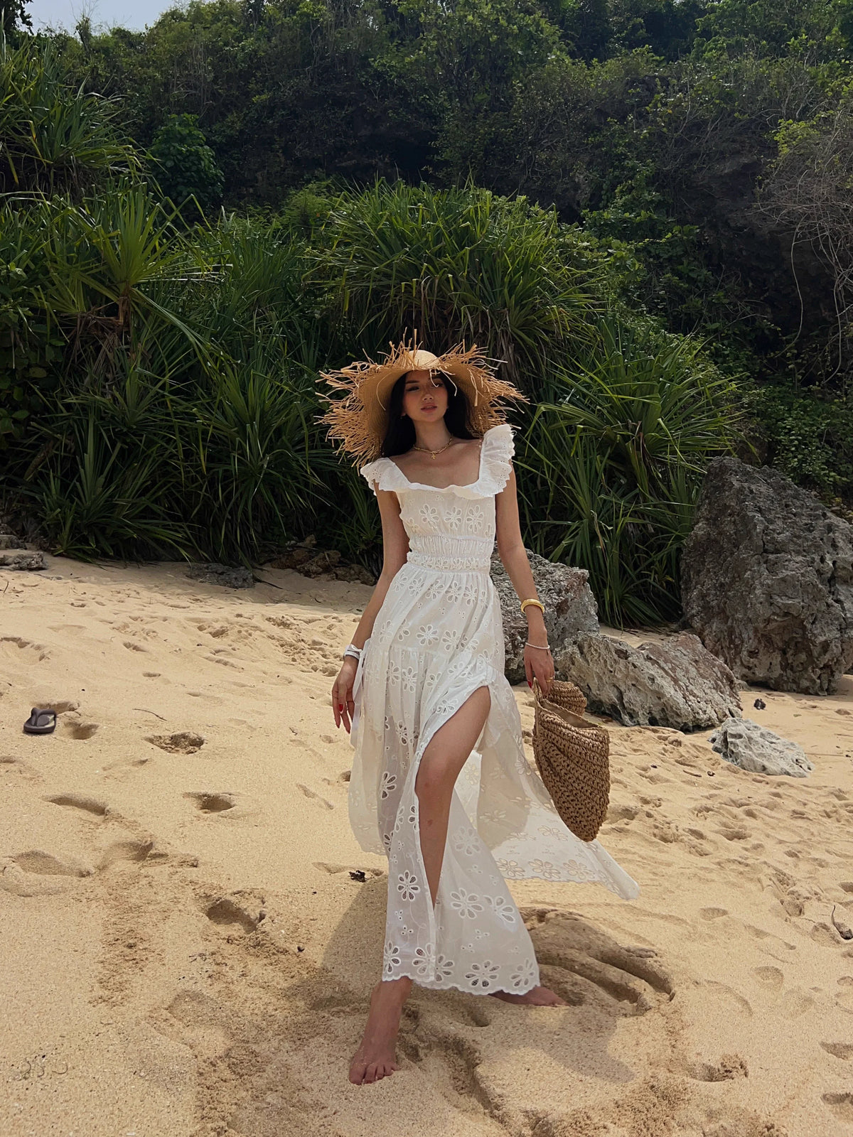 White Embroidered Hollow Out Dress For Women'S Summer Strapless Square Neck With A Unique Open Back Design, Slim Fit Long Skirt