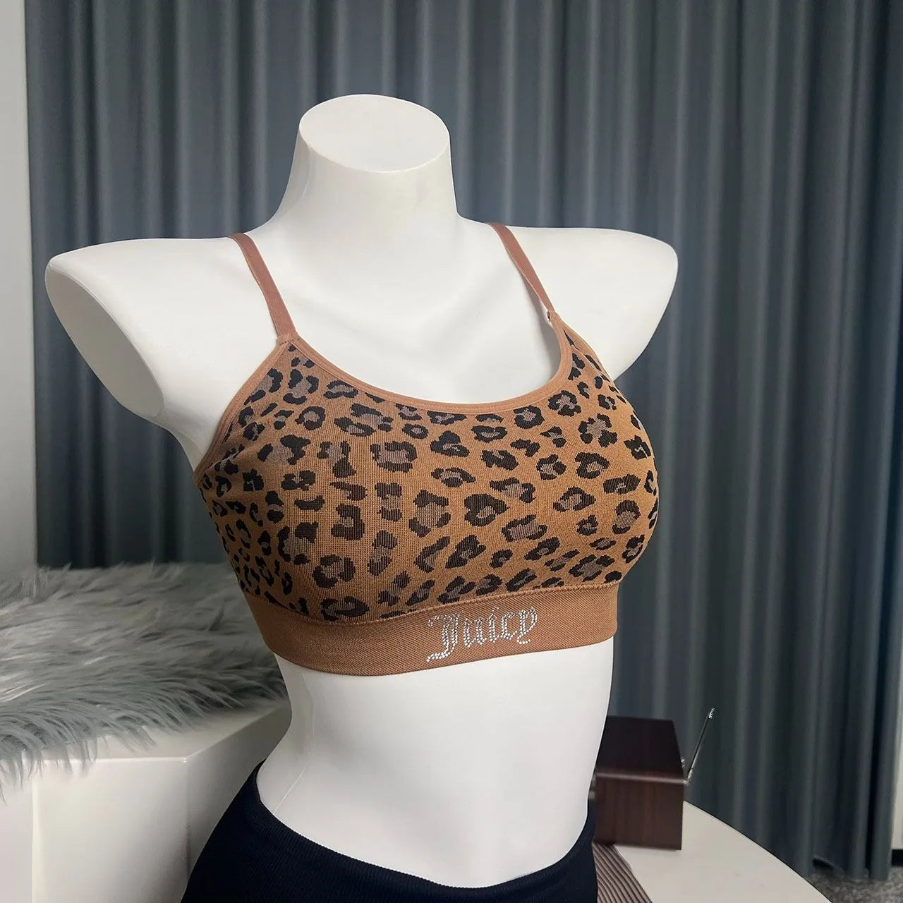 Juicy Couture Women's Seamless Leopard Print Bralette Adjustable Strap Wireless Comfort Push Up Sports Bra Underwear
