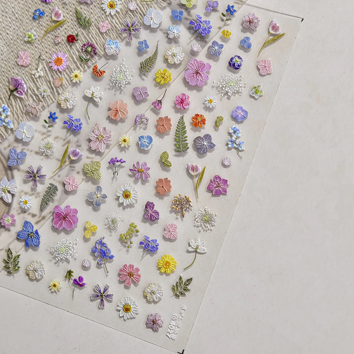 Wild Daisy Crystal Diamond Nail Sticker 5D Adhesive Flower Trendy Nail Art Stickers DIY Nail Art Decorations 3D Manicure Decals