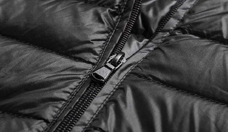 Men White Duck Down Jacket Warm Hooded Ultra Lightweight Packable Coat Winter Water and Wind-Resistant Breathable Down Jacket