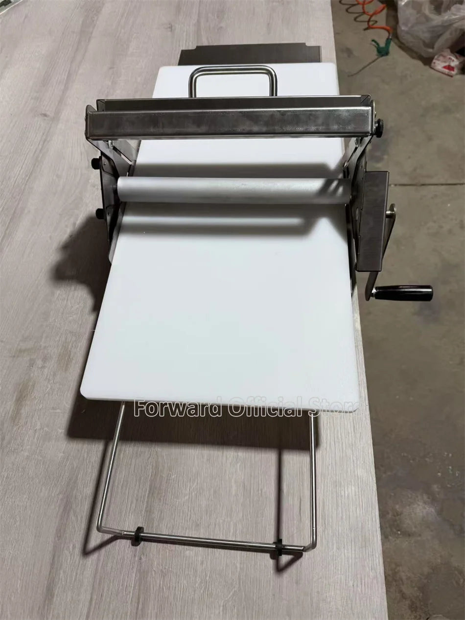 A Mini Pastry Portable Small Table Top Hand Manual Pizza Dough Sheeter Roller Croissant dough Flattener Laminator Machine