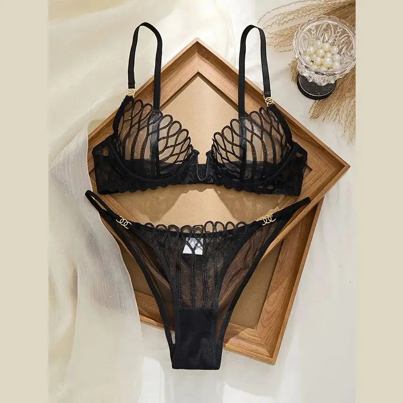 French Style Sexy Embroidered Transparent Underwear Set V-Neck Design Anti-Sagging Breathable Bra And Panties Ensemble Black