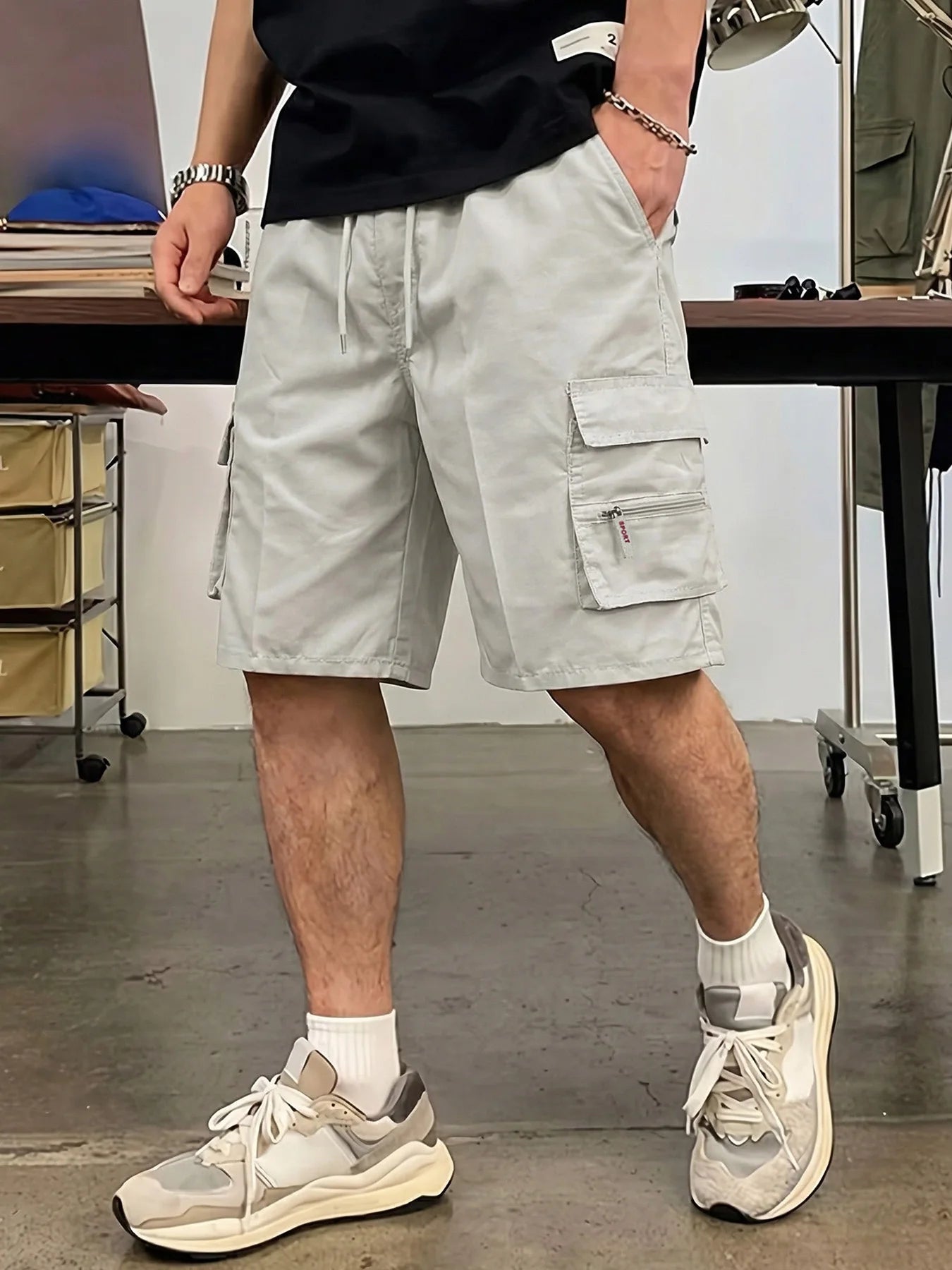 Men's Straight Cargo Shorts Lightweight Breathable Solid Color Drawstring Waist with Zipper Pockets Casual Summer Short Pants