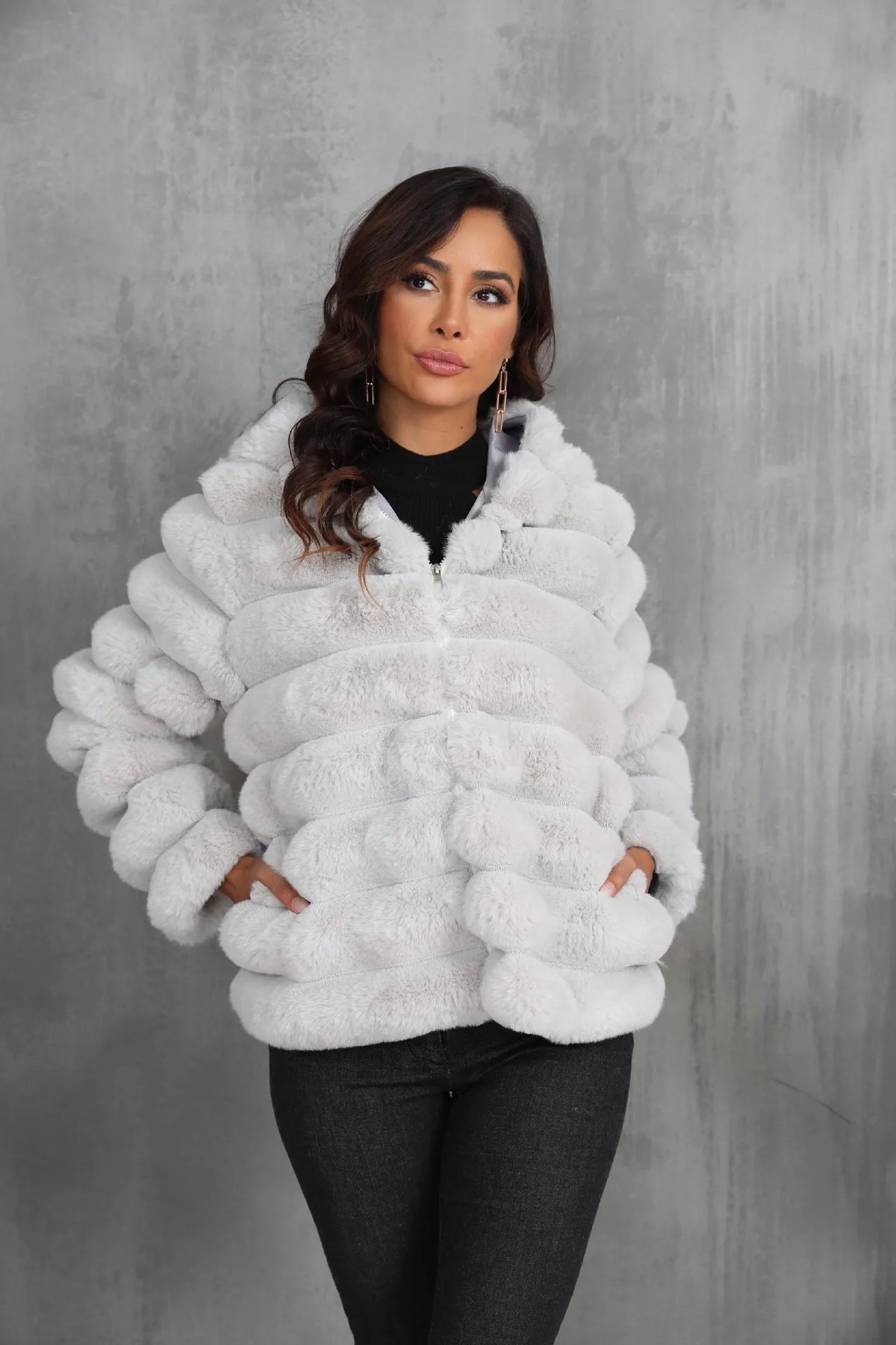 2026 Faux Fur Women Coats Hooded Full Sleeve Short Coat Zipper Thick Warm Solid Temperament Elegant Splice Autumn Winter