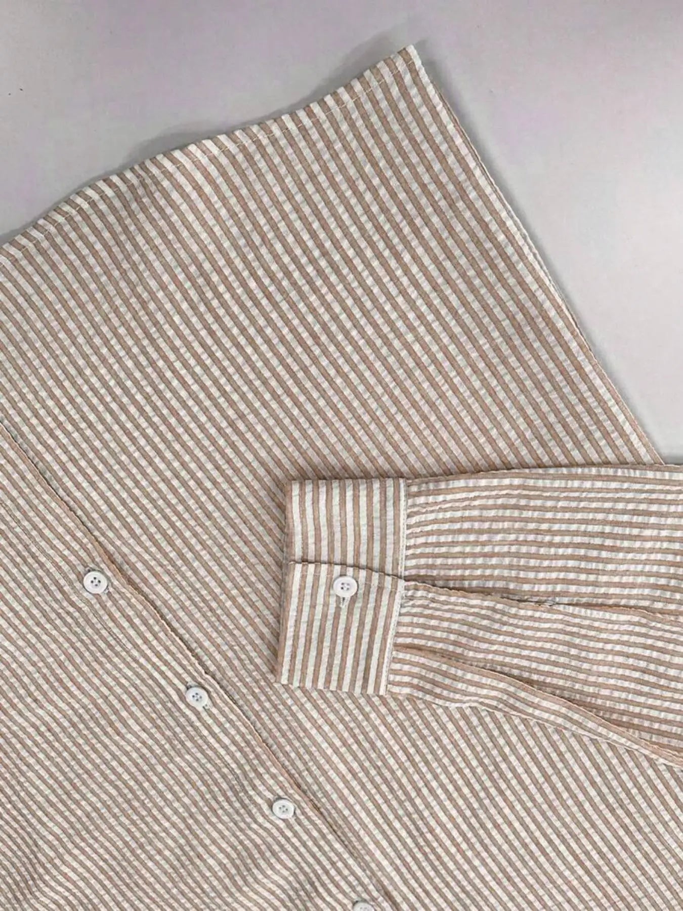 Men's Long Sleeve Striped Shirt with Loose Fit Stylish Comfortable Casual Wear for All Seasons Ideal for Outdoor Activities