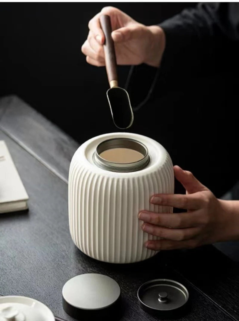 Ceramic Dog Urn Dead Cremation Hair and Teeth Memorial Moisture-proof Cute Cat Urns Sealed Caskets Pet Memorials Products