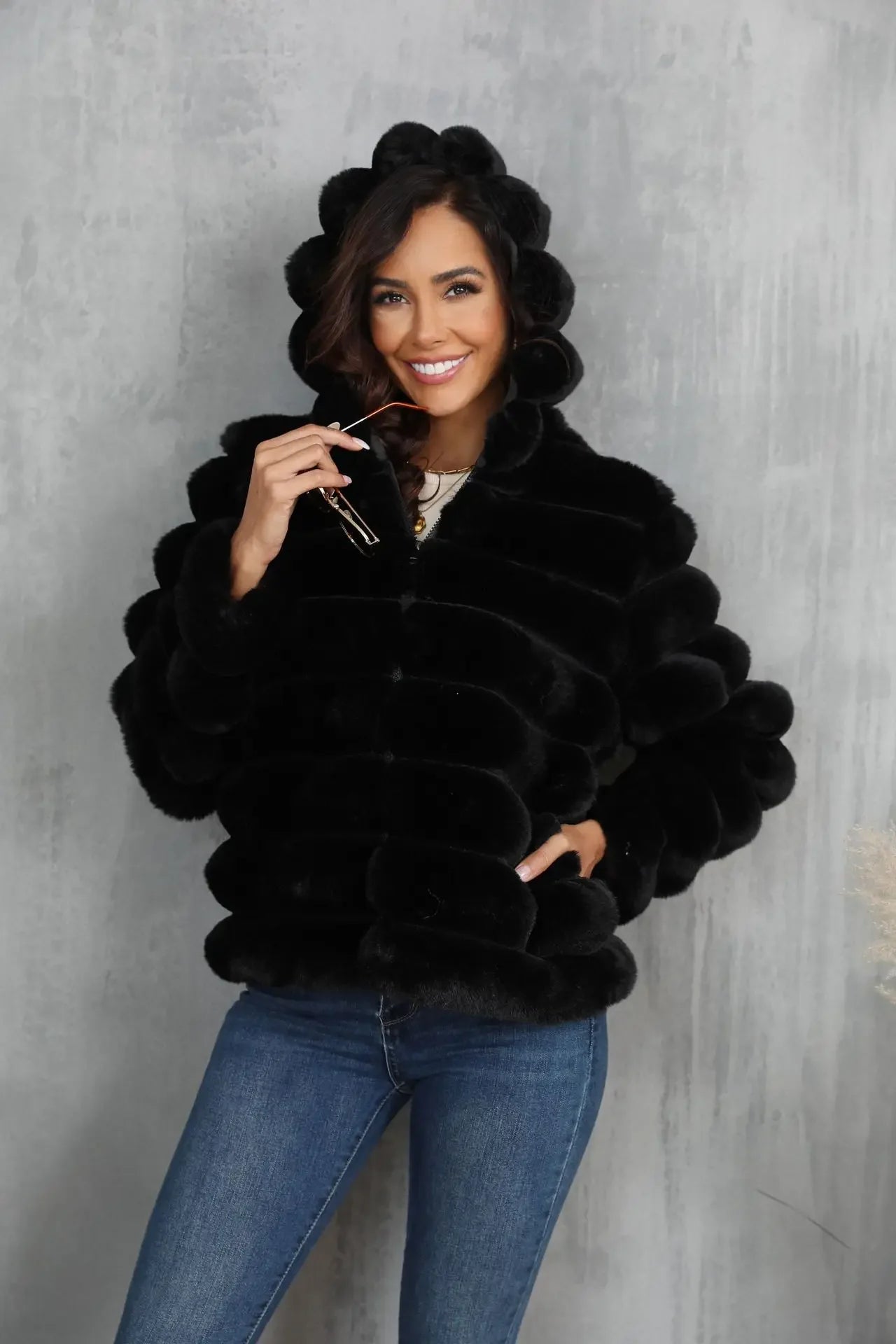 2026 Faux Fur Women Coats Hooded Full Sleeve Short Coat Zipper Thick Warm Solid Temperament Elegant Splice Autumn Winter