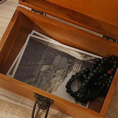 Large Capacity Wooden Storage Box Vintage Exquisite Cosmetics Box with Lock Multi-function Storage Case Collection