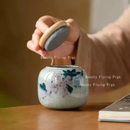 1pc Ceramics Hand Drawn Plum Blossom Urn for Ashes Pet Corpse Cremation Coffin Chinese Style Mini Urn with Lid for Ashes