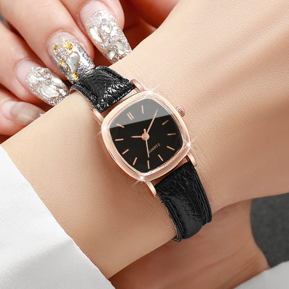 Fashion Small Dial Women Quartz Watch Ladies Simple Leather Band Wristwatches（Without Box）