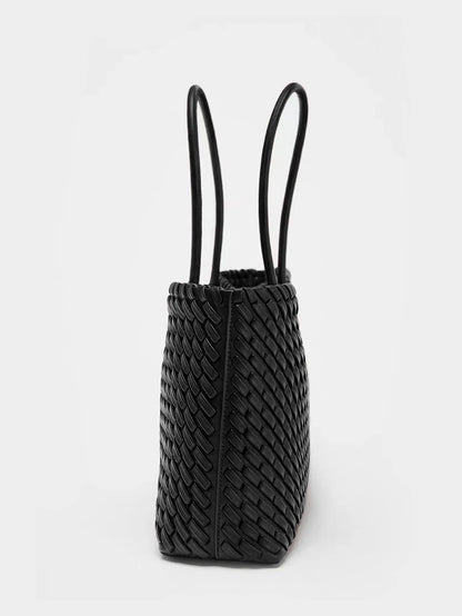 2025 new niche commuting woven hand-held shoulder bag, fashionable and versatile, super large capacity tote bag