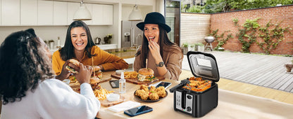 Aigostar Deep fryer with 2.5 l capacity, 1650 W, BPA-free deep fryer with viewing window, temperature control and display, black
