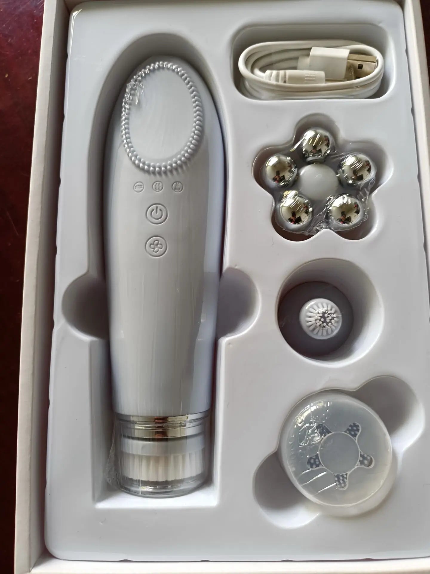 Beauty Massage Tool for Face and Neck Facial Tool Metal Rolling Head Facial Clean and Massage Roller
