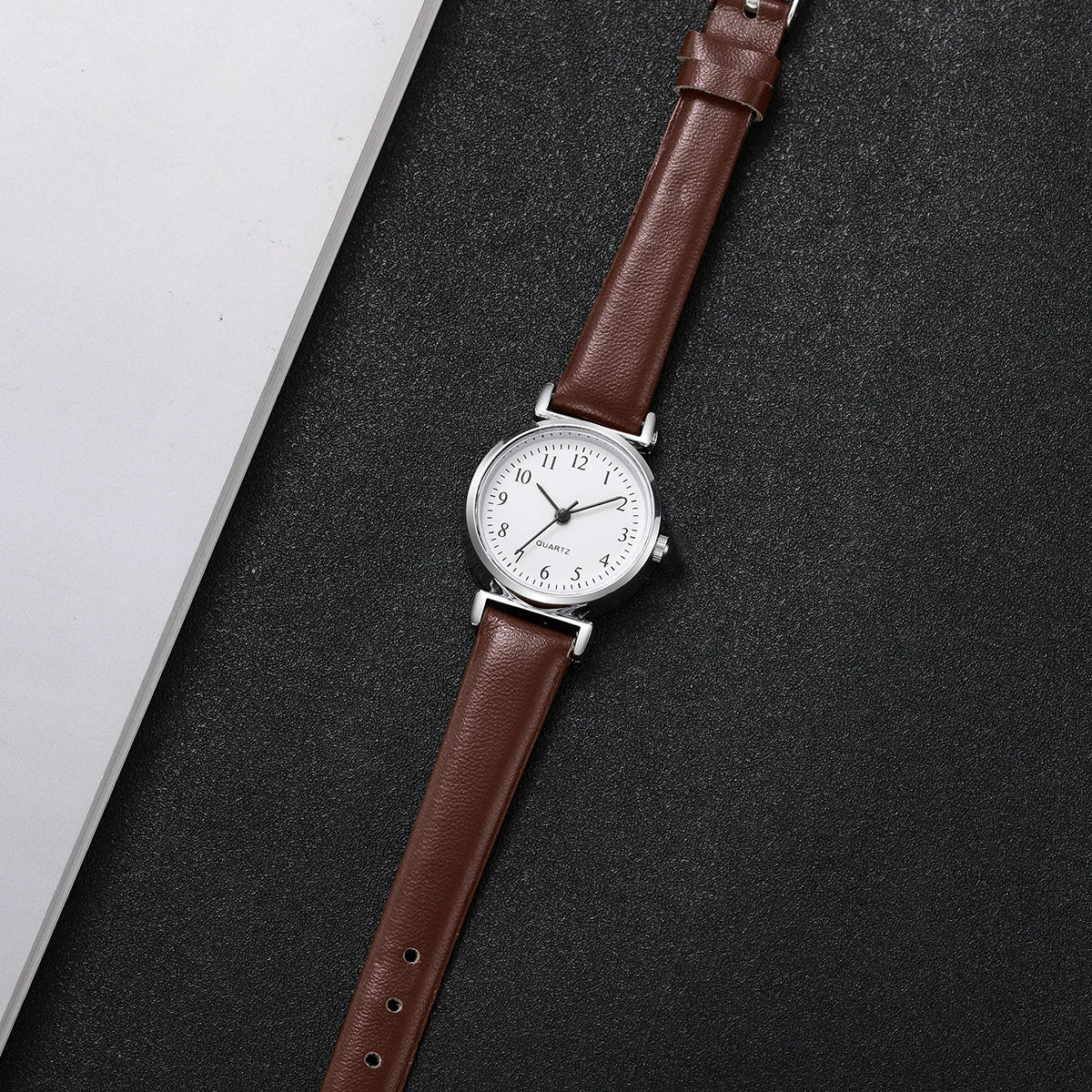 Fashion Small Dial Women Watches Simple Leather Band Analog Quartz Wristwatch for Ladies Clock Reloj Mujer（Without Box）